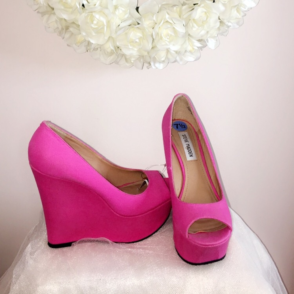 Steve Madden Pink Wedge-Size 7.5